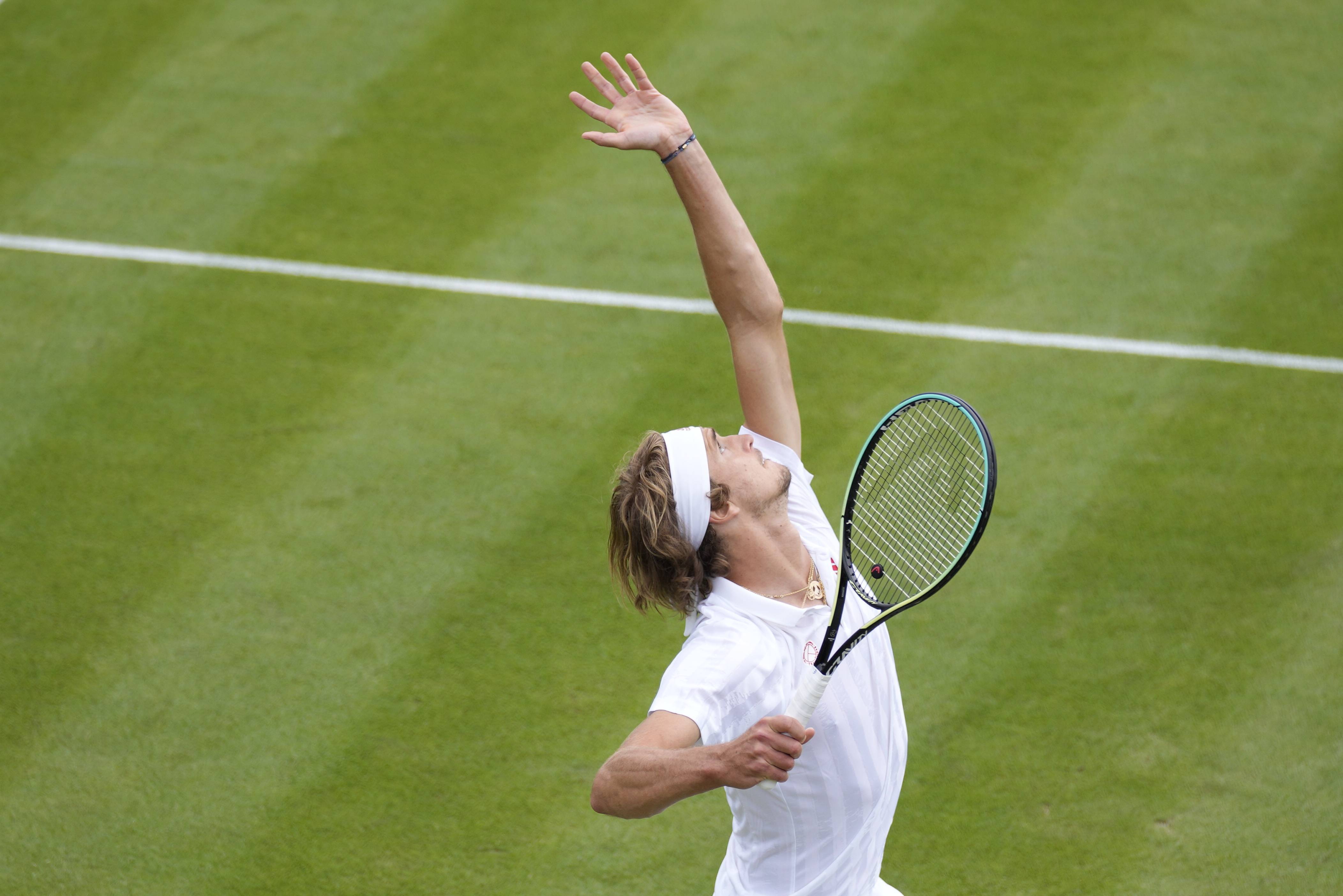 网球球员突破自我，表现堪称完美的简单介绍