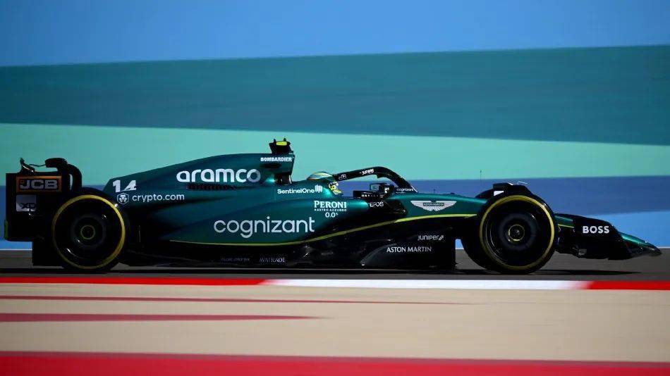 爱游戏-阿斯顿马丁碾压威廉姆斯，佩雷兹刷新纪录