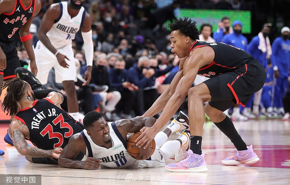 猛龙鏖战浙江队,东契奇扛起全队 猛龙鏖战浙江队,东契奇扛起全队