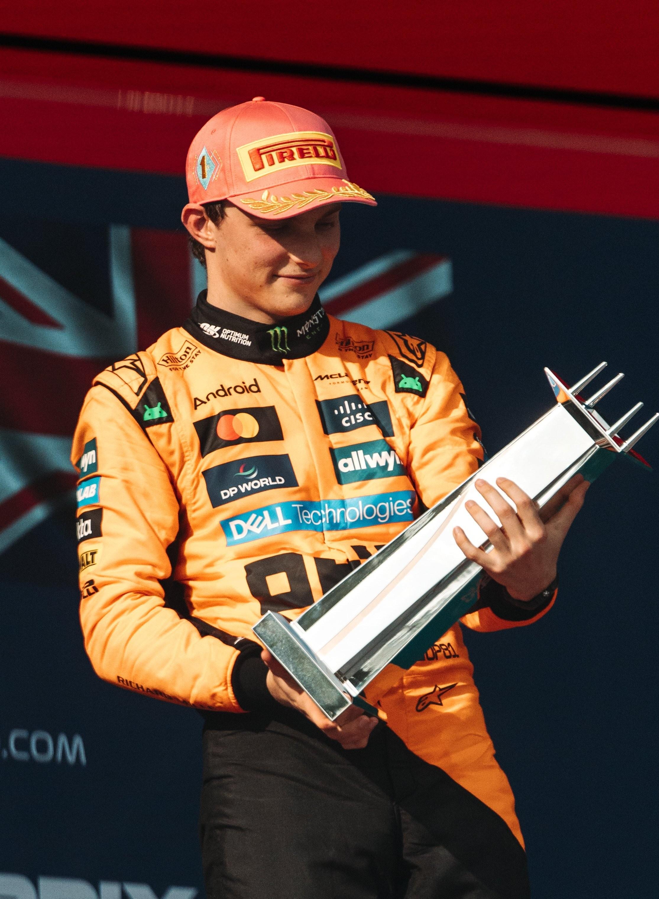 阿斯顿马丁险胜迈凯伦，汉密尔顿刷新纪录