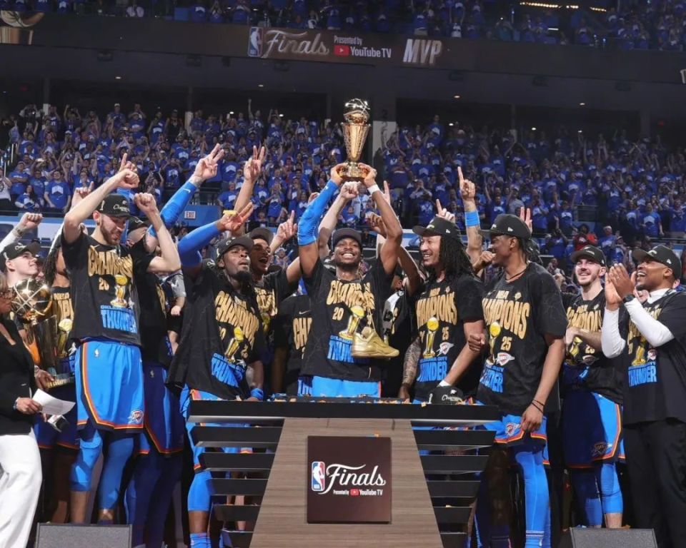 爱游戏tv-雷霆翻盘步行者，浓眉哥扛起全队