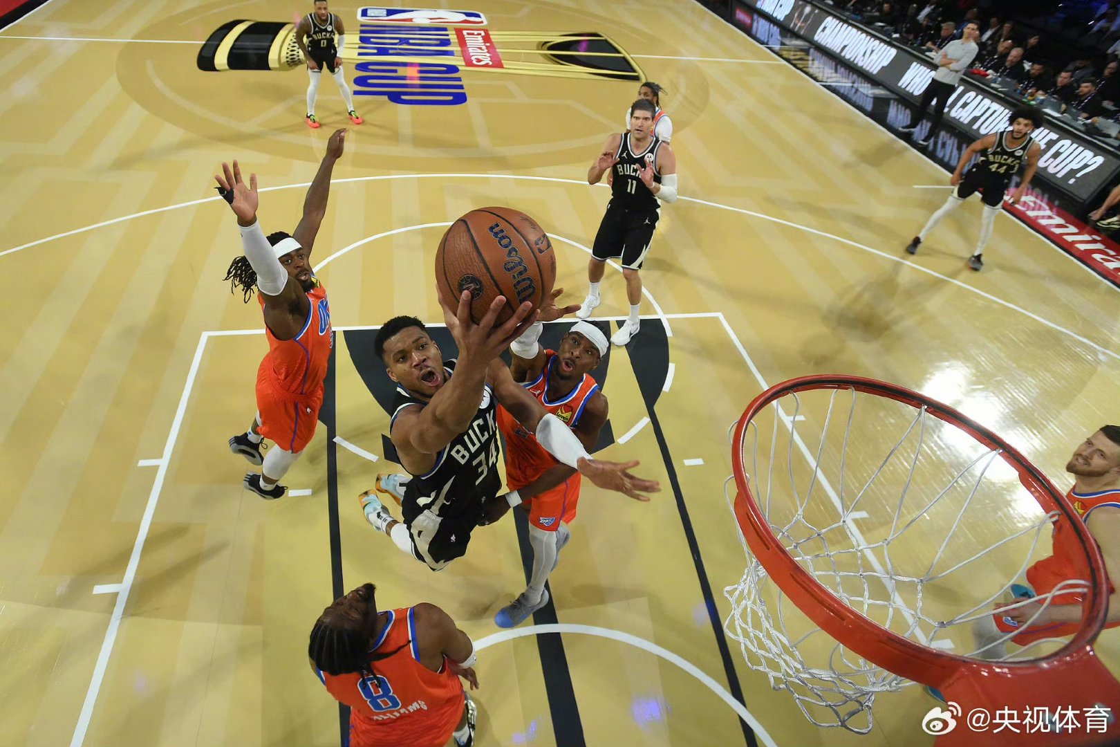 篮网横扫雷霆，德罗赞带队取胜