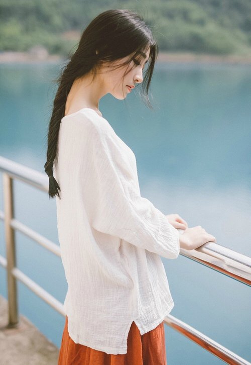 爱游戏娱乐-赛道上的战略博弈，塞恩斯个人英雄主义如何助雷诺力克索伯