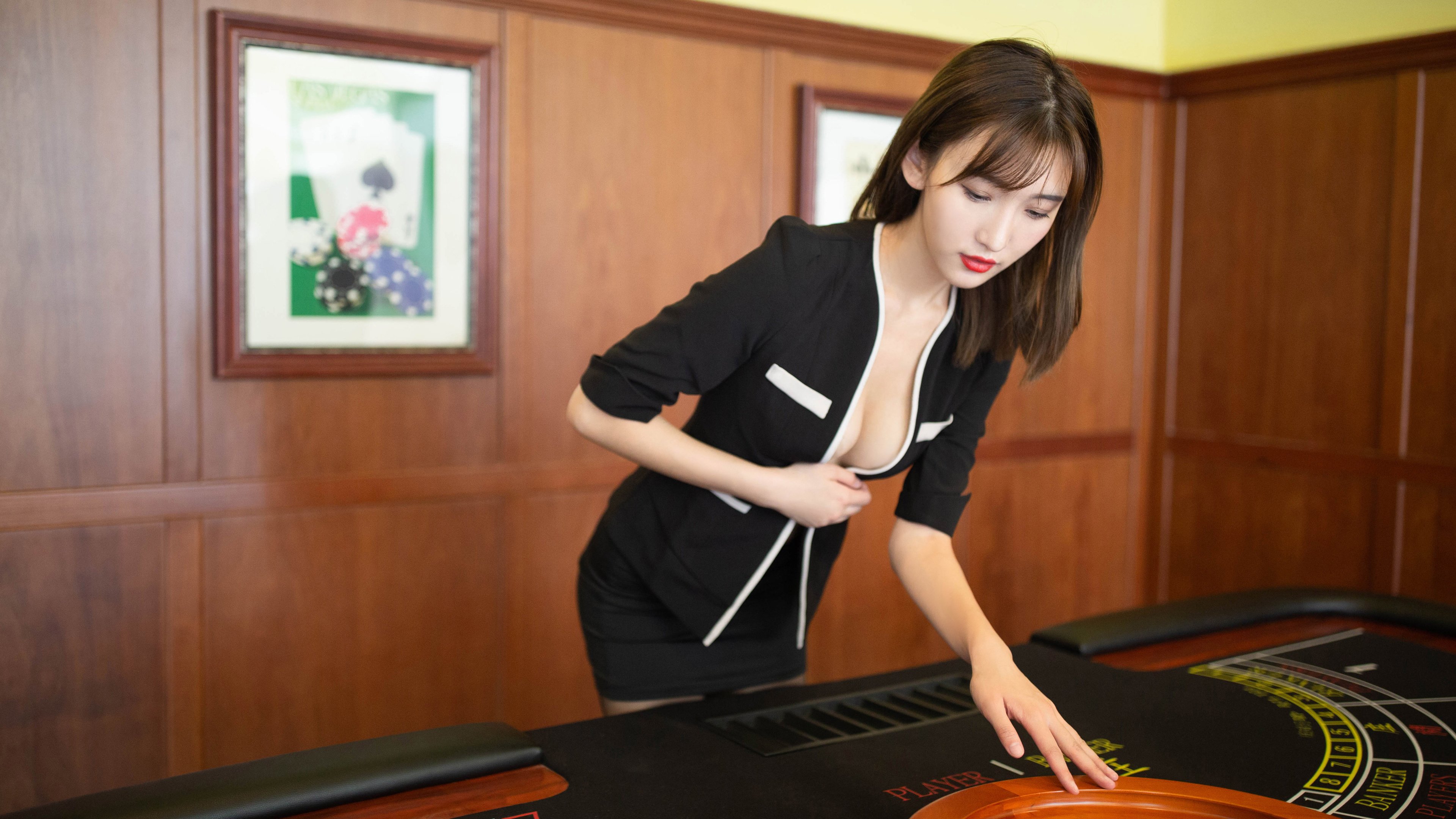 绿茵场上的灵魂独舞，克瓦拉茨赫利亚的爆发与突尼斯对墨西哥的战术完胜