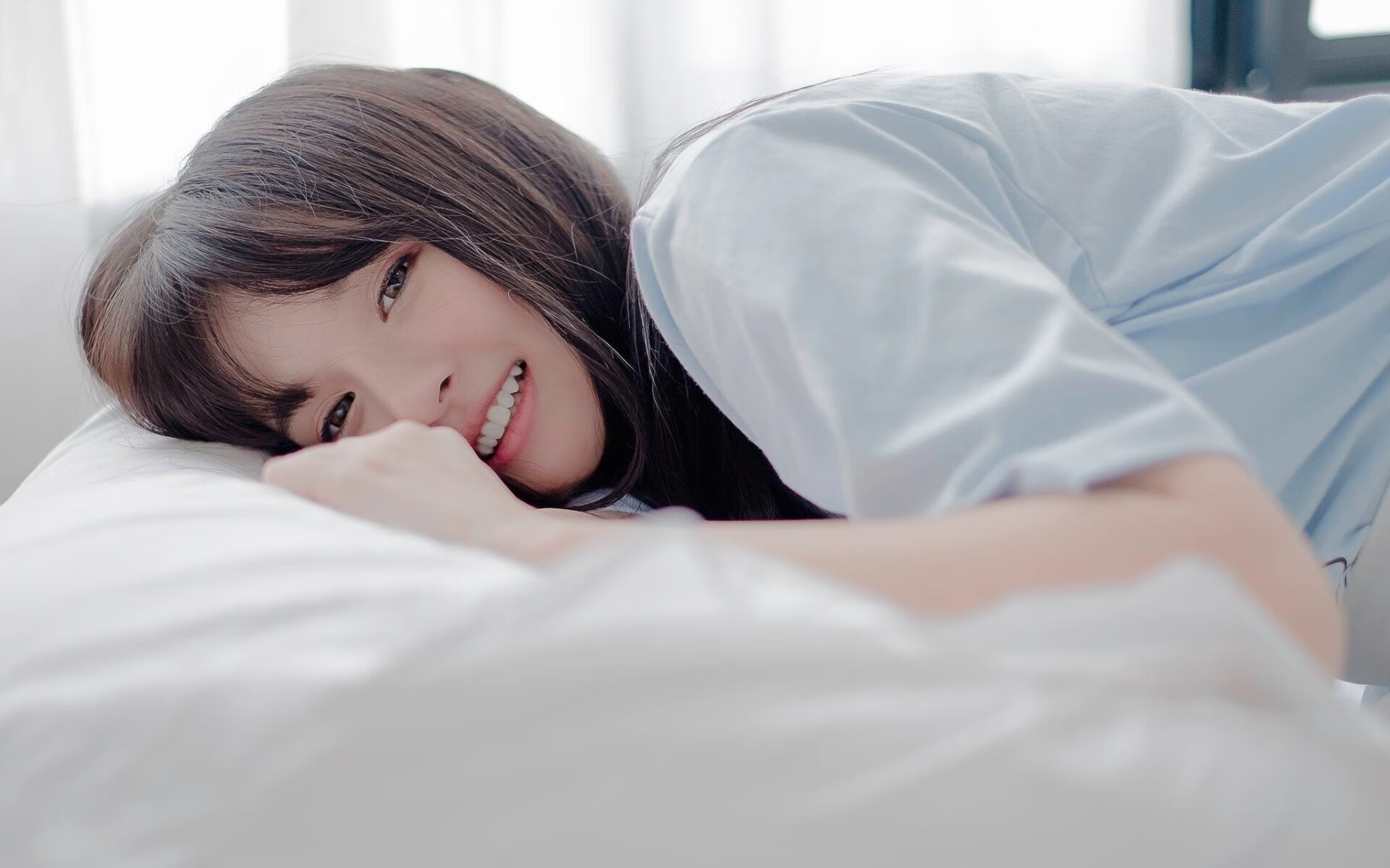 东决的喧嚣，西部的回响