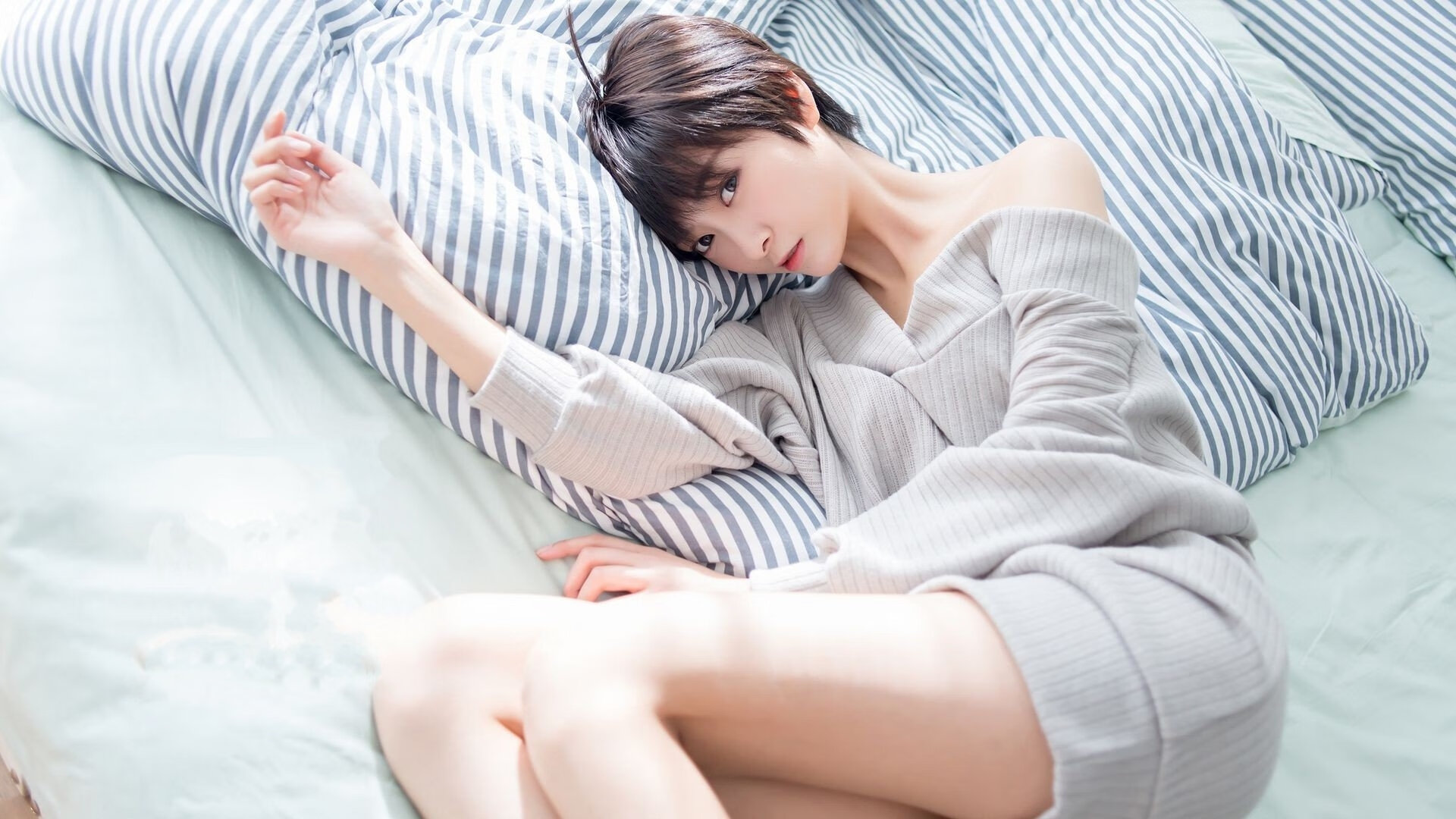 橘色闪电撕裂红黑军团,奥斯梅恩一锤定音成就荷兰制造奇迹