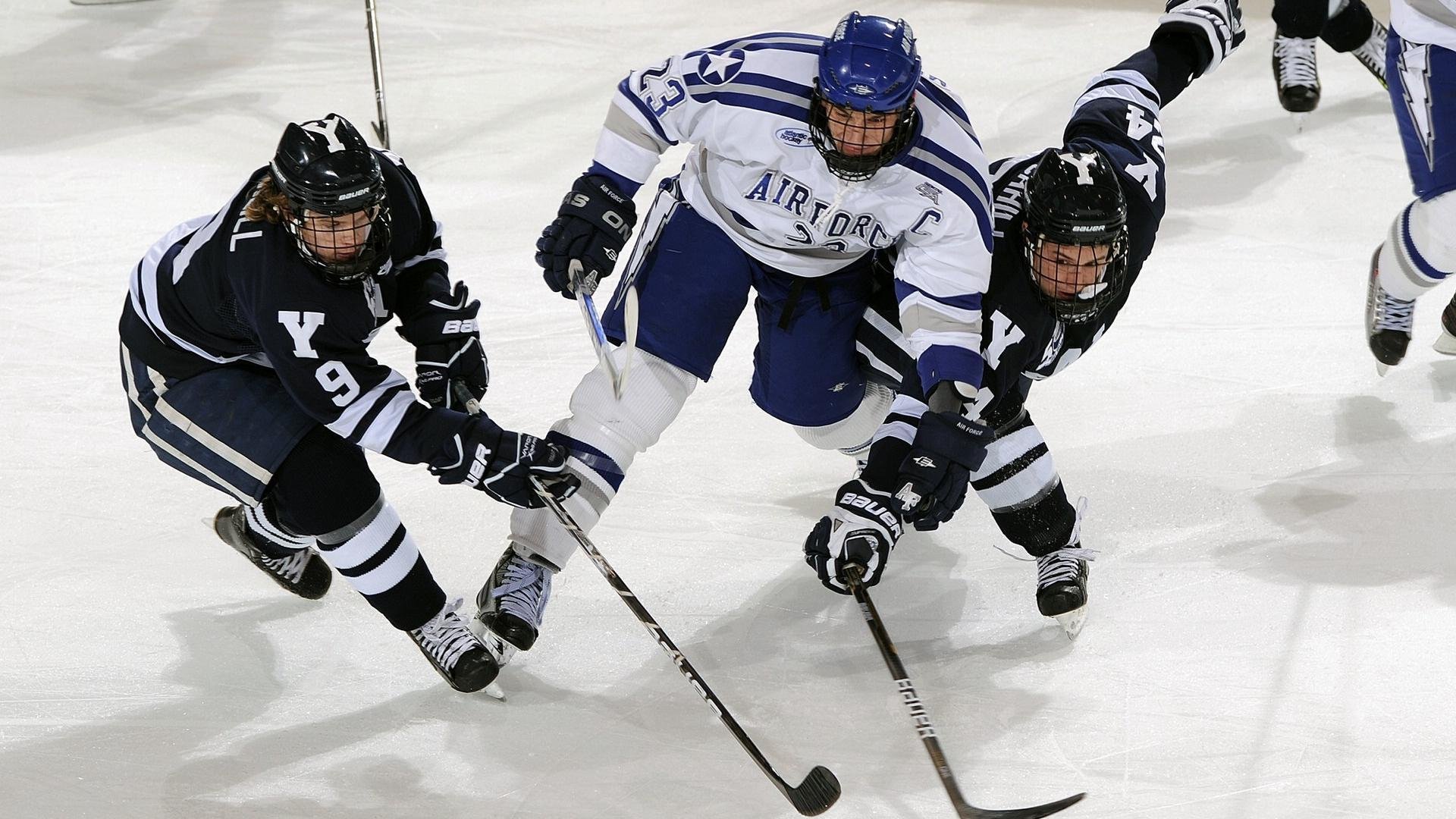 世界排名争夺战焦点战，开拓者连续得分压制火箭，强势崛起