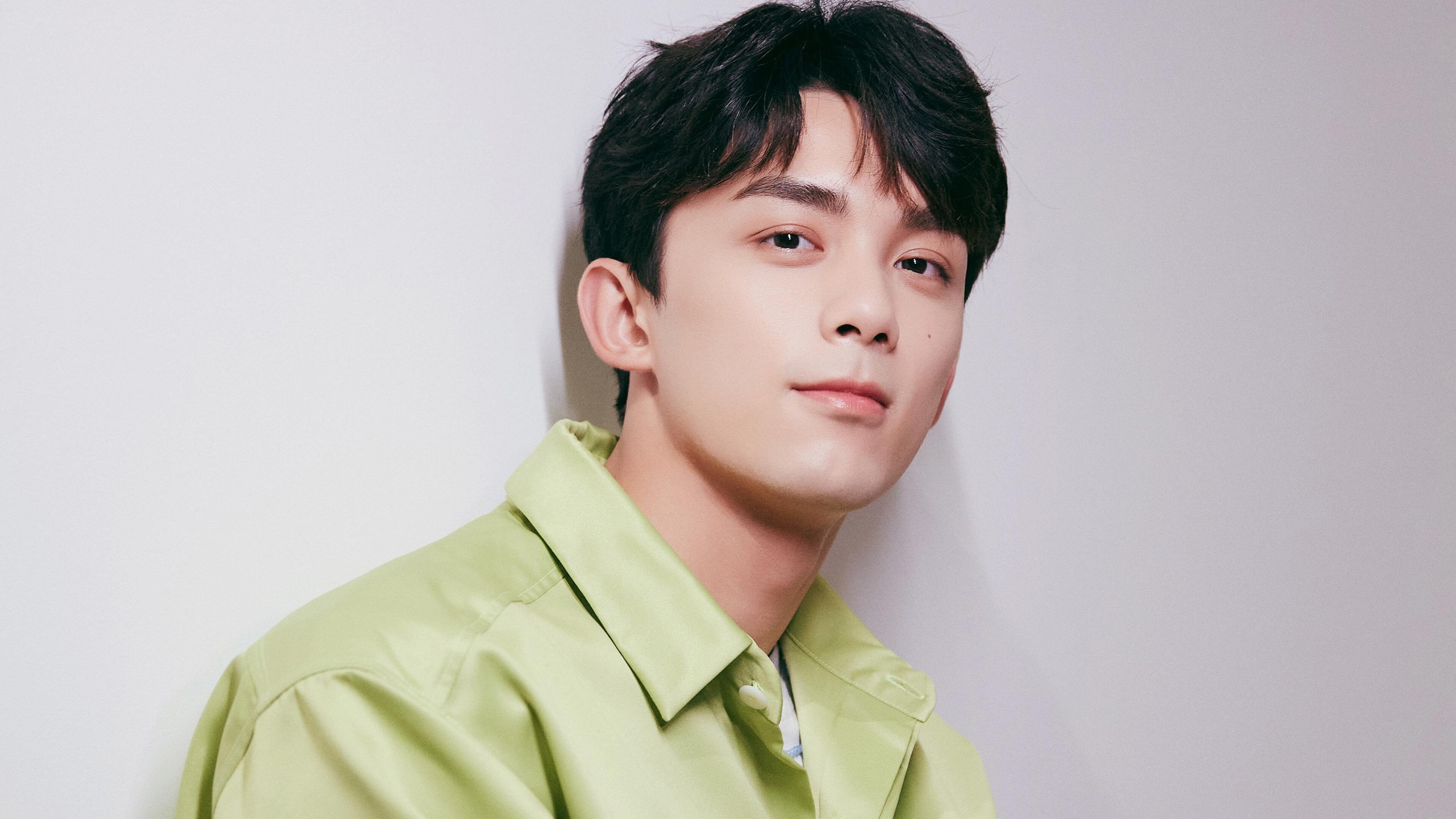 篮筐下的范戴克时刻,NBA季后赛之夜与绿茵巨人的无声对话