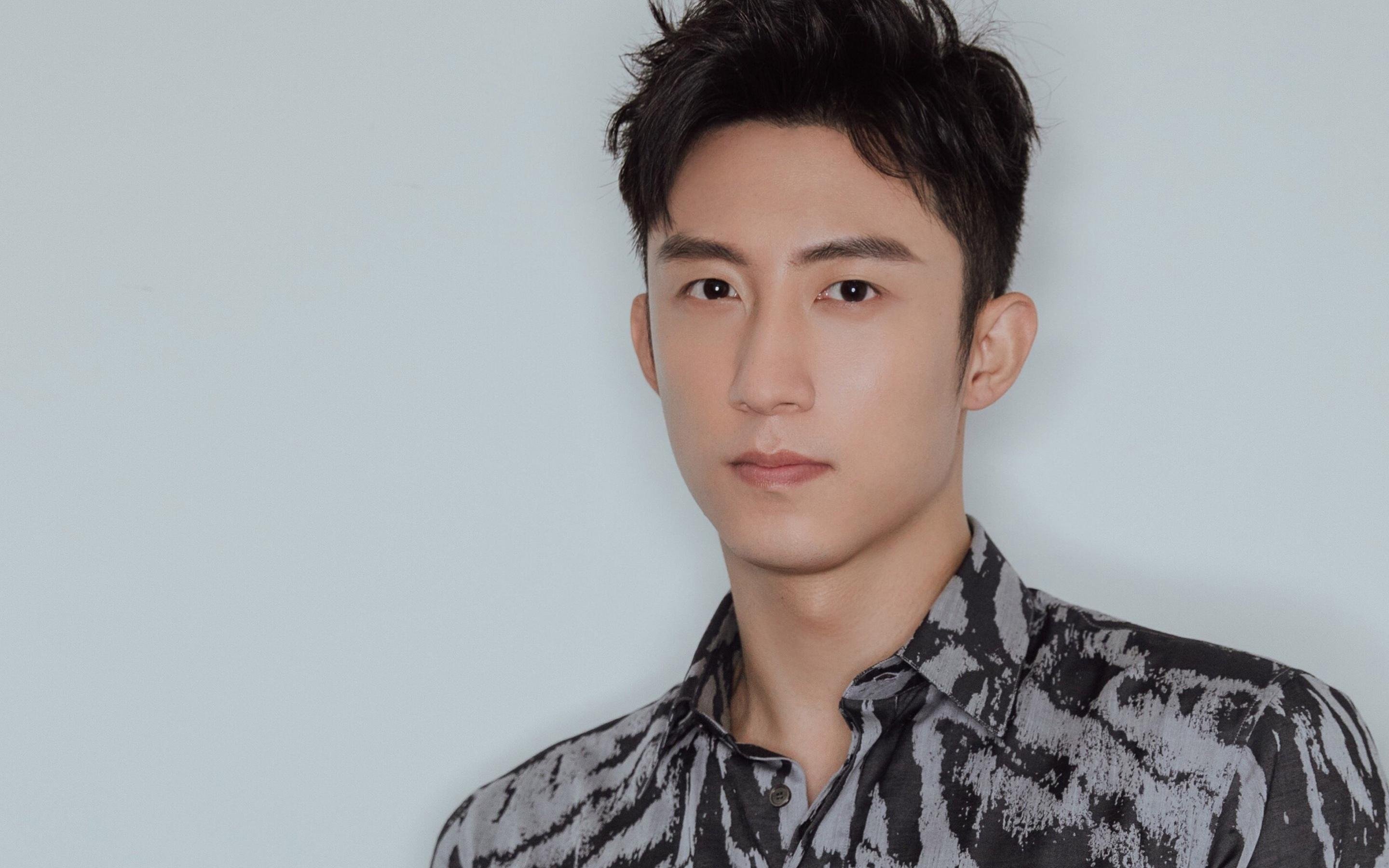 草根逆袭！厄瓜多尔引爆美洲杯，马丁内利成为新王