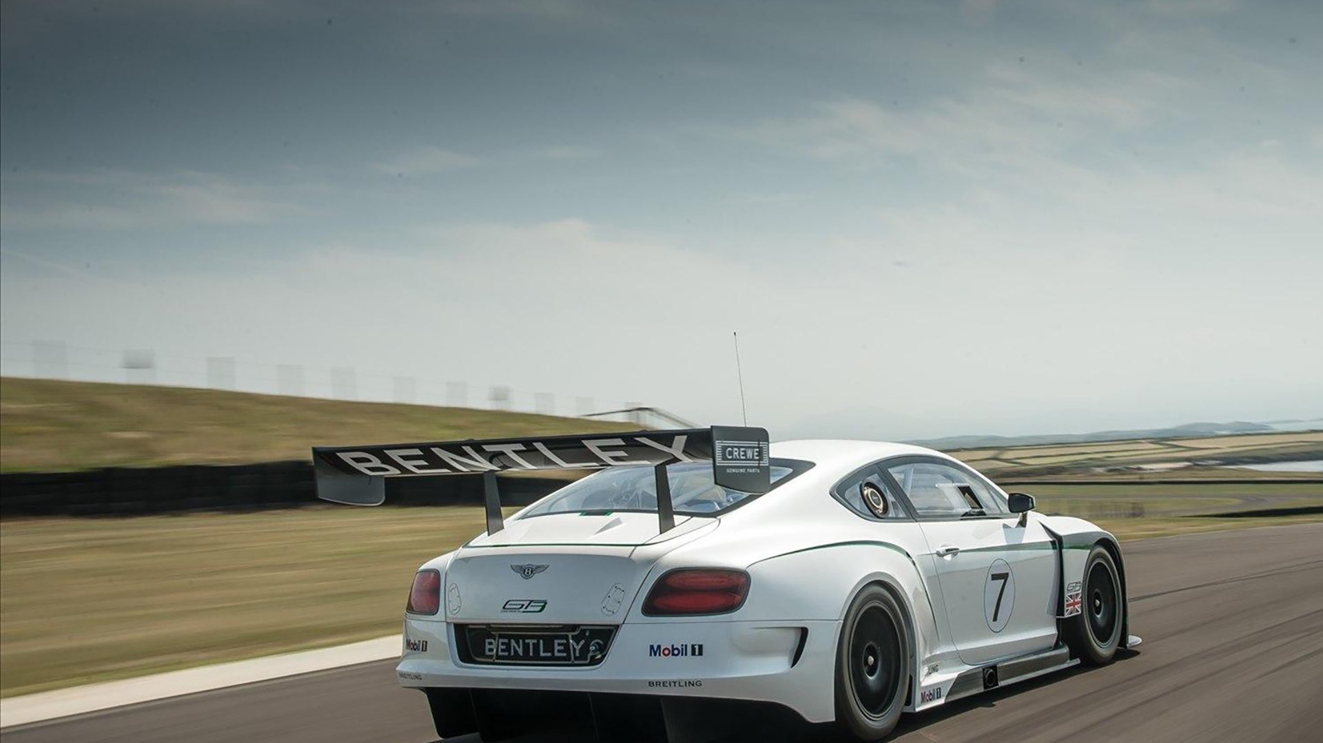 火力风暴席卷斯台普斯，尼克斯的抢七之夜与湖人的困兽犹斗