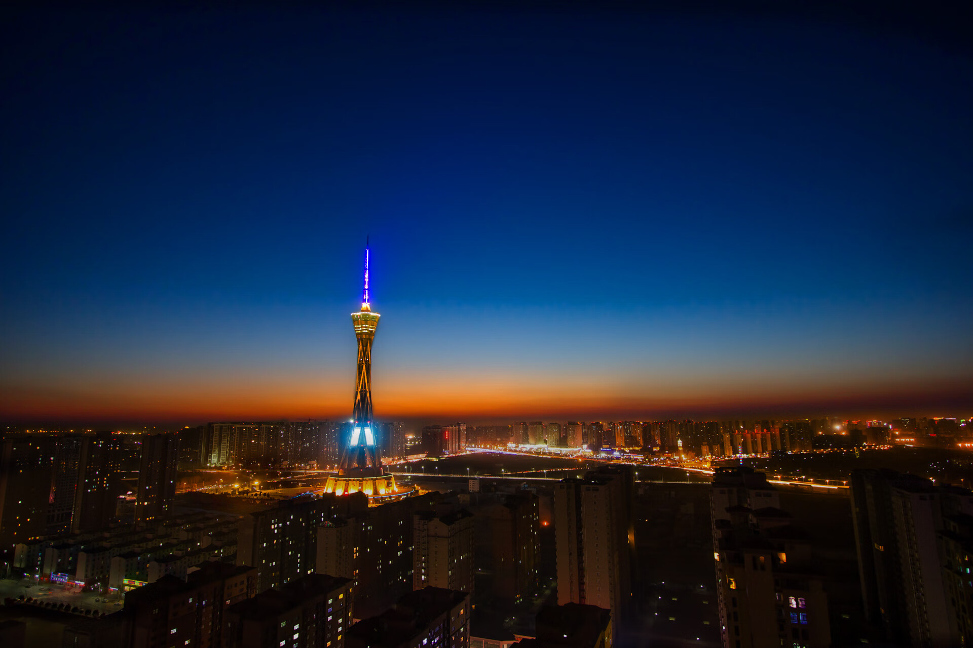 沙漠王冠的裂痕，2026世界杯豪门对决焦点战，迪亚斯以控球艺术为奥地利凿穿伊拉克防线